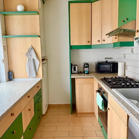 Cosy Near Airport & Train Apartamento *