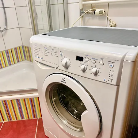 Cosy Near Airport & Train Apartamento Schwechat
