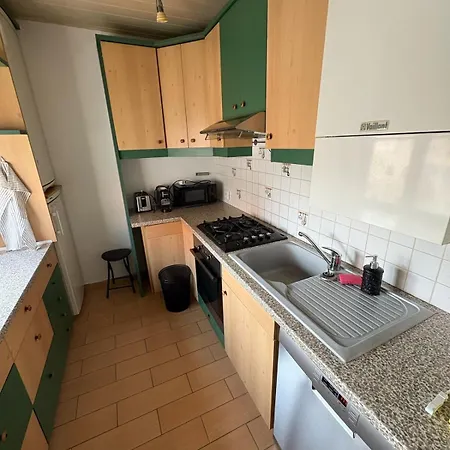 Cosy Near Airport & Train Apartamento *